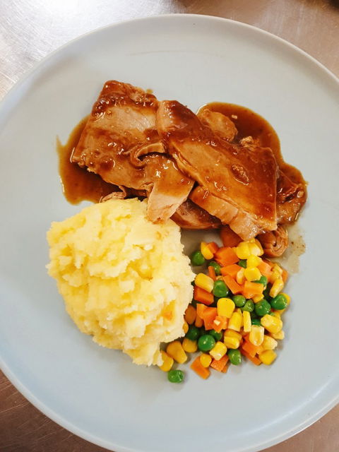 Mt Lyell Hotel Thai - European Bar And Restaurant - Accommodation Fremantle 6