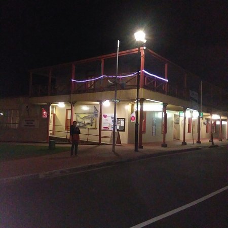 Mt Lyell Hotel Thai - European Bar And Restaurant - Accommodation Fremantle 0