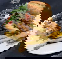 EJ's Bistro - Centrals Sports Club Trinity Beach - Accommodation Fremantle