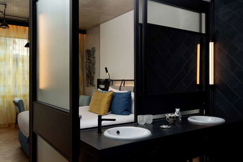 QT Melbourne - Accommodation Fremantle 5