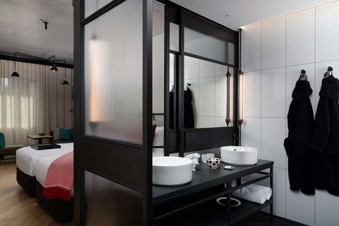 QT Melbourne - Accommodation Fremantle 6