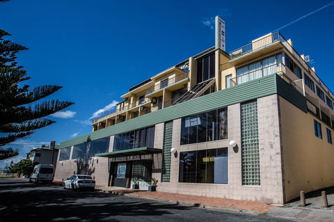 Alloggio Newcastle Beach Hotel - Accommodation Fremantle 0