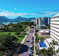 Holiday Inn Cairns Harbourside - Accommodation Fremantle