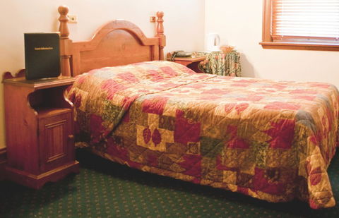 O'Malleys Hotel - Accommodation Fremantle 1