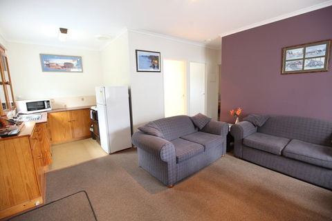 The Fox & Hounds Inn - Accommodation Fremantle 1