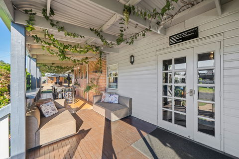 Ambassador On Ruthven Motel - Accommodation Fremantle 1