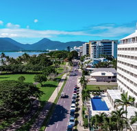 Holiday Inn Cairns Harbourside - Accommodation Fremantle