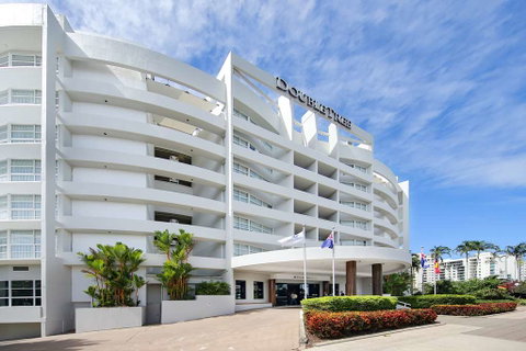 DoubleTree by Hilton Cairns - Accommodation Fremantle 0