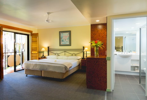 Palm Royale Cairns - Accommodation Fremantle 1