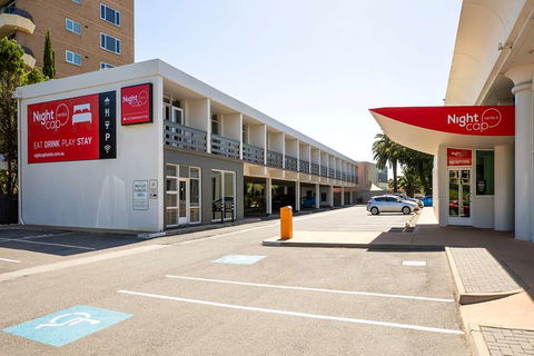 Watermark Glenelg - Accommodation Fremantle 0