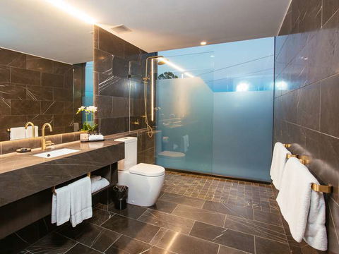 Eatons Hill Hotel - Accommodation Fremantle 2