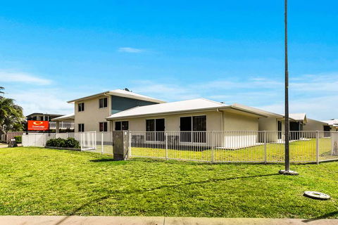Econo Lodge Beachside - Accommodation Fremantle 0