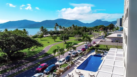 Holiday Inn Cairns Harbourside - Accommodation Fremantle 1