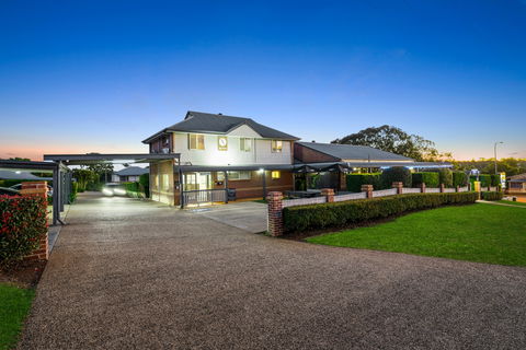 Ambassador On Ruthven Motel - Accommodation Fremantle 0