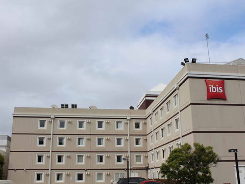 Ibis Newcastle - Accommodation Fremantle 2