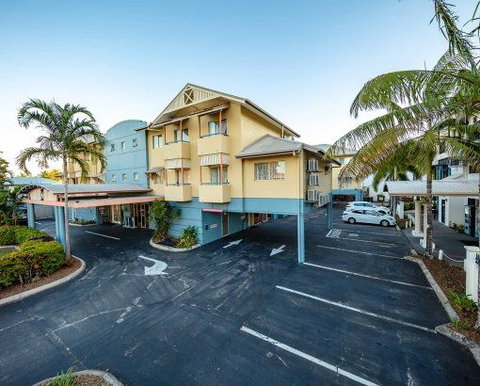 Cairns Queenscourt - Accommodation Fremantle 0