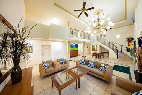 Cairns Queenscourt - Accommodation Fremantle 1