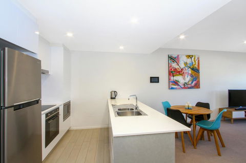 IQ Smart Apartments 704 Braddon ACT - Accommodation Fremantle 4
