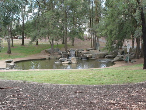 3BR Executive Apartment With Lake And Mountain Views - Accommodation Fremantle 10