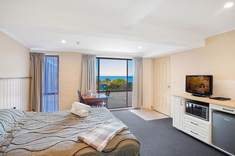 Heritage House Motel & Units - Accommodation Fremantle 1
