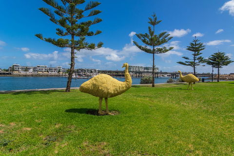 Port Adelaide Harbourside House - Accommodation Fremantle 11