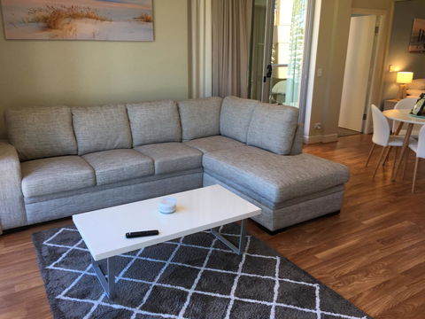 Beachside Luxury Apartments One & Two Bedroom In Beachfront Oaks Pier Building - Accommodation Fremantle 20