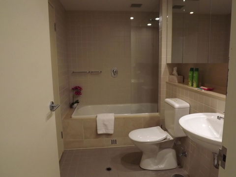 Beachside Luxury Apartments One & Two Bedroom In Beachfront Oaks Pier Building - Accommodation Fremantle 1