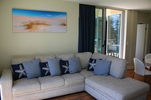 Beachside Luxury Apartments One & Two Bedroom In Beachfront Oaks Pier Building - Accommodation Fremantle 11