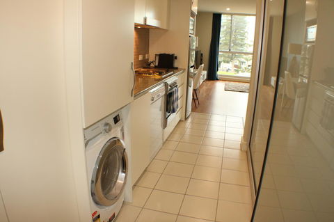 Beachside Luxury Apartments One & Two Bedroom In Beachfront Oaks Pier Building - Accommodation Fremantle 6