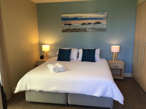 Beachside Luxury Apartments One & Two Bedroom In Beachfront Oaks Pier Building - Accommodation Fremantle 22