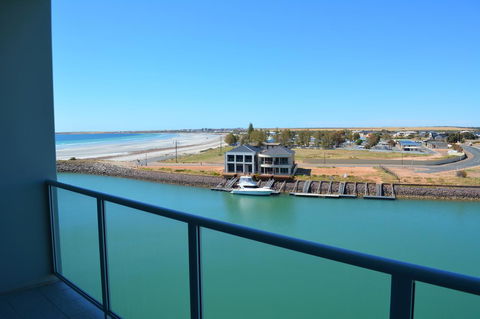 Wallaroo Marina Luxury Apartment - Accommodation Fremantle 6