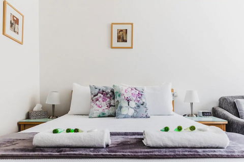 Hi 5 Glenelg Studio Apartment - Accommodation Fremantle 1