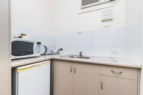 Hi 5 Glenelg Studio Apartment - Accommodation Fremantle 7