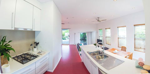 S T U D I O 22 Peaceful Retreat With Garden Views - Accommodation Fremantle 4
