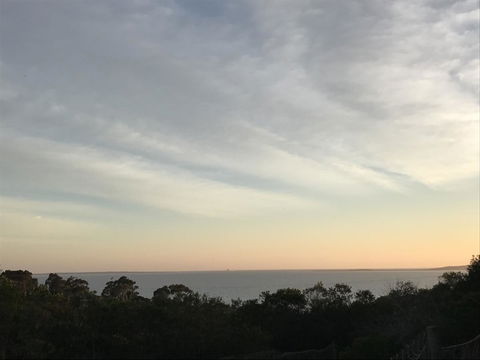 S T U D I O 22 Peaceful Retreat With Garden Views - Accommodation Fremantle 16