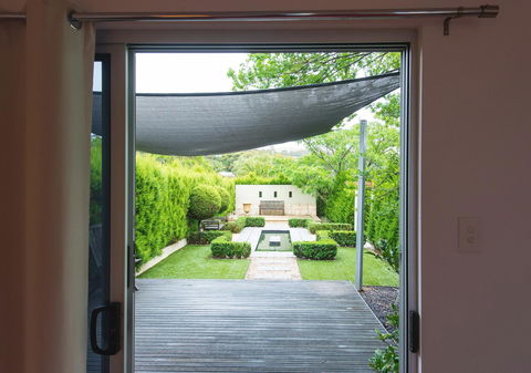 S T U D I O 22 Peaceful Retreat With Garden Views - Accommodation Fremantle 12