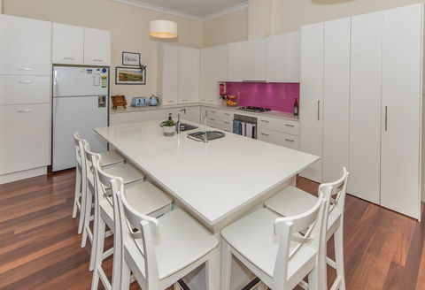 The Tudor House - Accommodation Fremantle 8