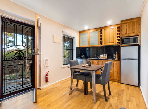 Stonewell Cottages And Vineyards - Accommodation Fremantle 12