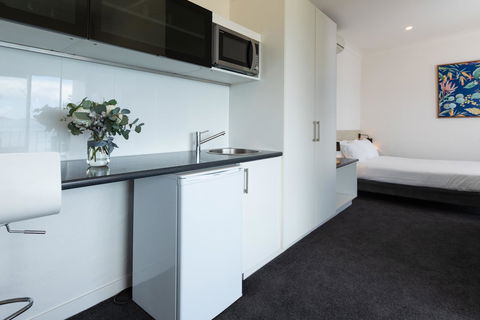 Bay 10 - Suites And Apartments - Accommodation Fremantle 18
