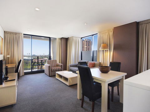 Oaks Adelaide Horizons Suites - Accommodation Fremantle 13