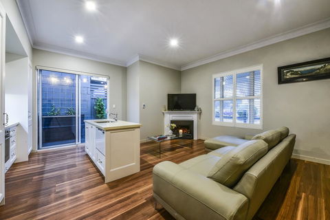 Aloha Central Luxury Apartments - Accommodation Fremantle 3