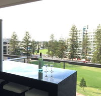 Beachside Luxury getaway in Glenelg - Accommodation Fremantle