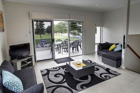 Tasman Beachside Apartment - Accommodation Fremantle 4