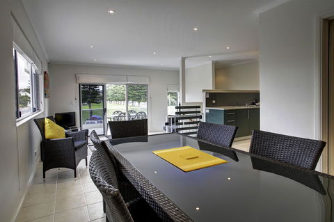 Tasman Beachside Apartment - Accommodation Fremantle 5