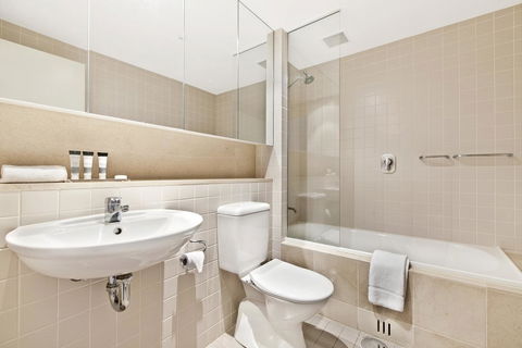 Glenelg Seaside Apartment - Accommodation Fremantle 12