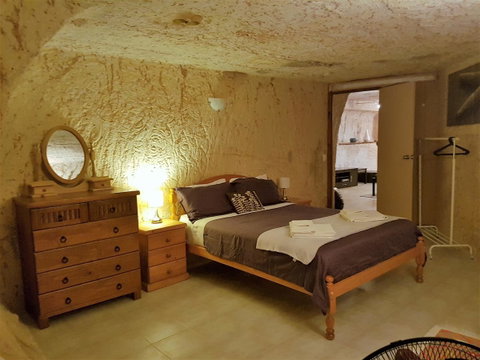 Underground Gem - Accommodation Fremantle 4