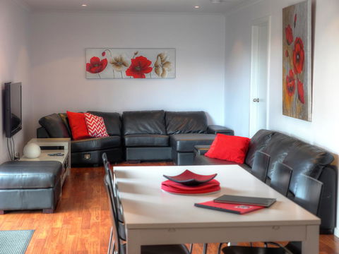 Home On Torrens - Accommodation Fremantle 24