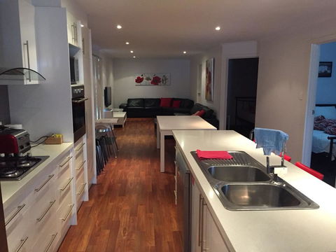 Home On Torrens - Accommodation Fremantle 1