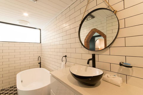 The Manor Basket Range - Accommodation Fremantle 2