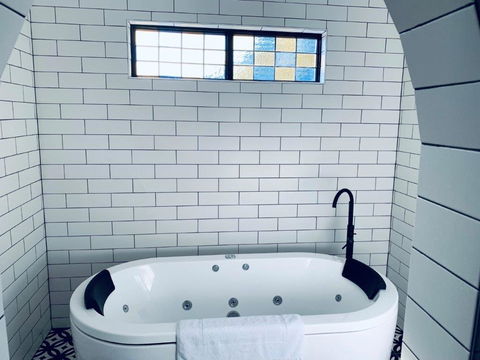 The Manor Basket Range - Accommodation Fremantle 11